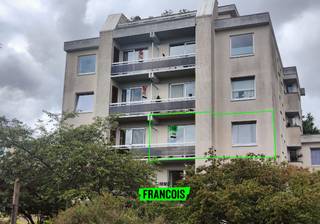 Dit gezellige appartement biedt 3 slaapkamers, een badkamer en een aparte doucheruimte.1 van de slaapkamers is voorzien van een balkon.De gesloten...