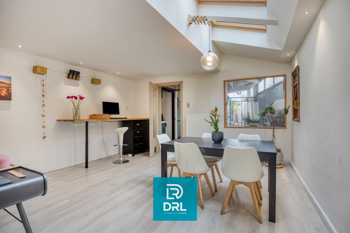 Af te werken woning met grote werkplaats/loods te Sint-Kruis. - foto 2