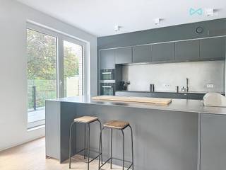 Tel: +32.475.71.63.52 / E-mail: matthieu.goffin@weinvest.beWe Invest is proud to offer you this superb 4-bedroom luxury flat, located at 105, rue...