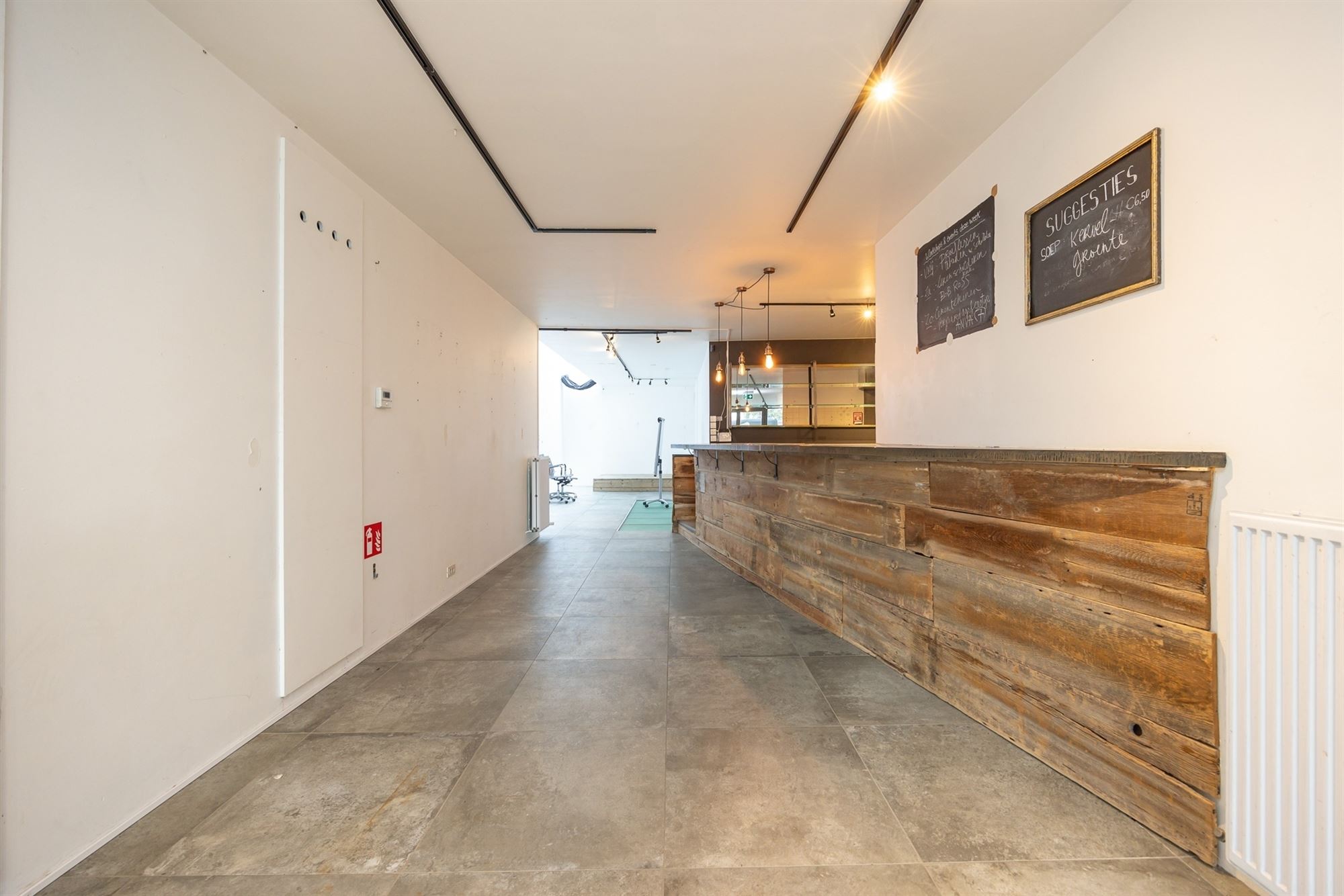 Handelsgelijkvloers van 152m² op toplocatie - foto 1