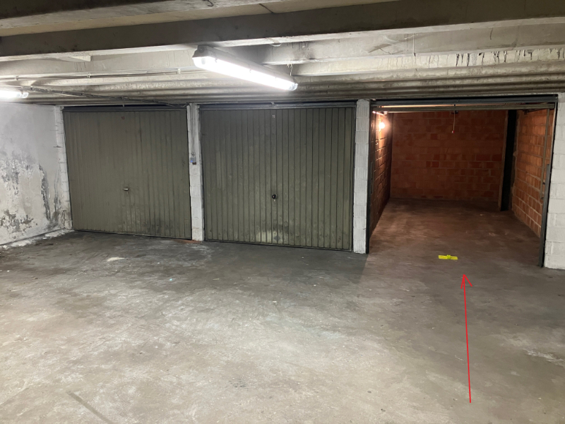 Afgesloten ondergrondse kleine garage op TOP ligging te Kortrijk via EXPERT-IMMO - photo 4