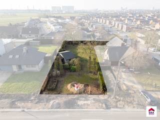 Bouwgrond voor vrijstaande bebouwing op 884m² gelegen nabij centrum Oostrozebeke. Ligging: op fietsafstand van centrum Oostrozebeke, vlakbij openbaar...