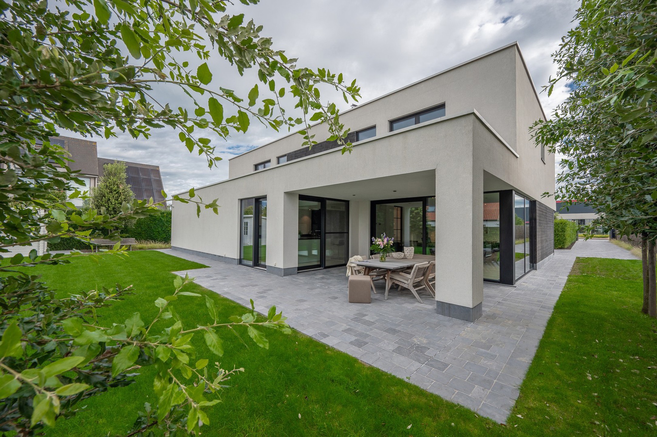 Recente alleenstaande villa centraal gelegen vlakbij het centrum van Knokke. - foto 3