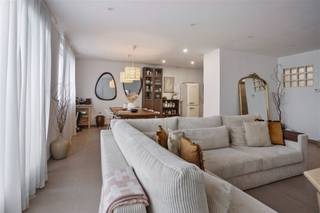 Looking for a move-in ready apartment with lots of light and a spacious terrace? This apartment is the perfect choice for those looking for...