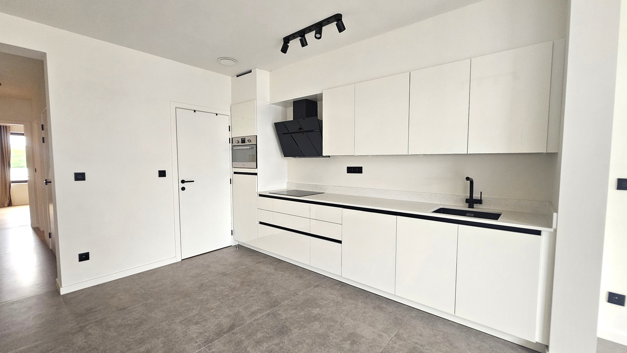 Gerenoveerd en energiezuinig 1 slpk appartement + parking - foto 4