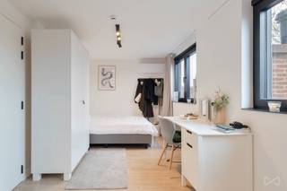 Op zoek naar een zorgeloze en duurzame investering of een instapklare studentenkamer in Leuven? Deze moderne studentenkamer van ca. 16 m² met...