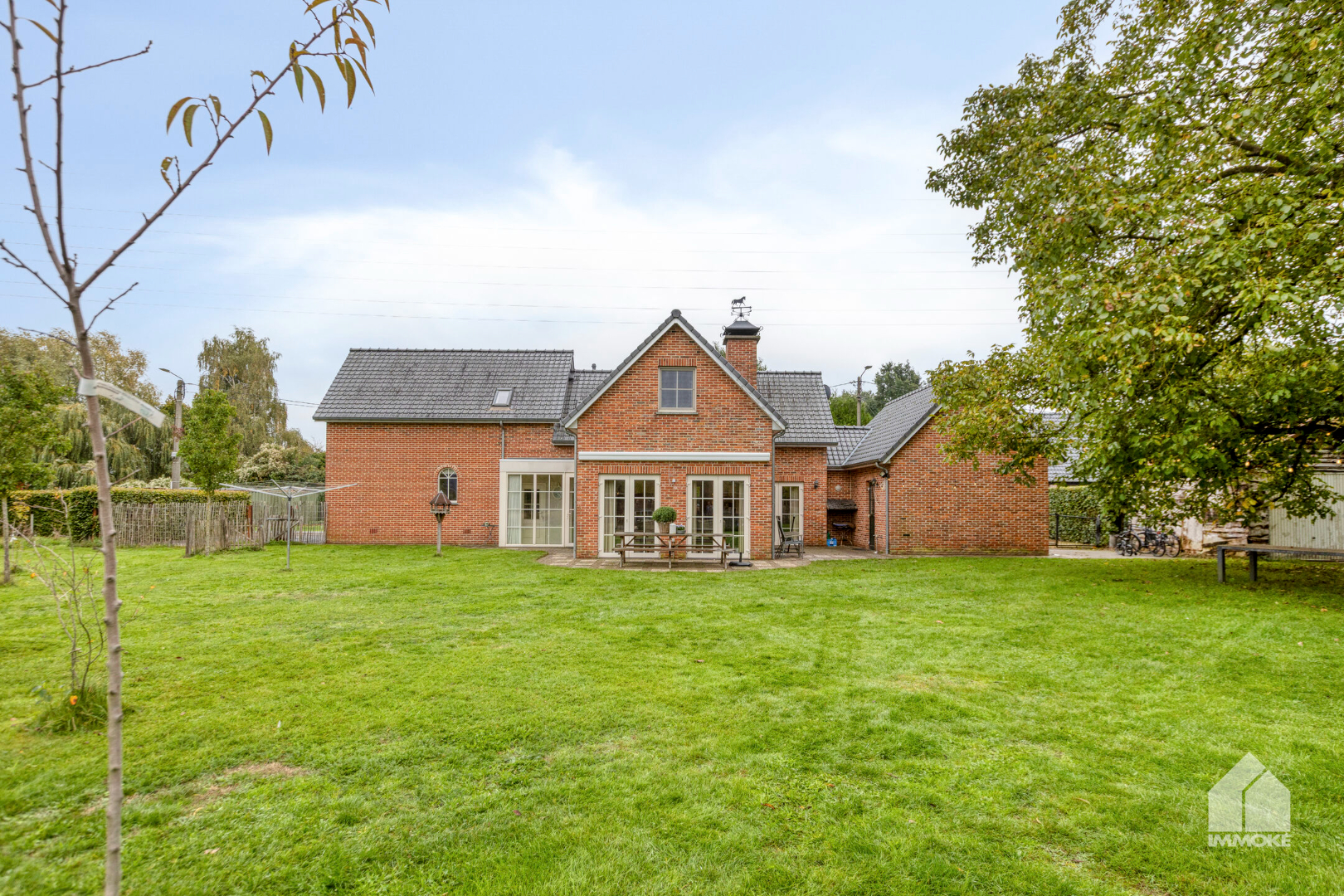 Volledig gerenoveerde, energiezuinige langgevelhoeve op riant perceel van 71a 74ca. - foto 4