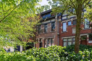 De Neufstraat 6 - Deurne Karaktervolle woning (189 m²) met 3 slaapkamers en zuidgerichte stadstuin (40 m²) in Deurne.Deze ruime woning met...
