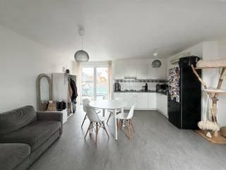 <p><span>Appartement op het 3de verdiep (geen lift).</span></p><p><span>Indeling: woonkamer met deels ingerichte keuken (elektrische kookplaat aanwezig). Ruim terras met zicht op de Basiliek.</span></p><p><span>Badkamer met douche, hal en slaapkamer.</span></p><p><span>Maximaal 2 personen. Verwarming via airco (warm en koude lucht).</span></p><p><span>Vrij vanaf 01/12/2026</span></p><p><span> </span></p>
