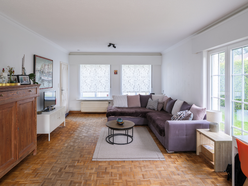 Vrijstaande woning (bew. opp 179m2) met 4 slaapkamers op perceel van 779m2 te Sint-Denijs-Westrem. - foto 3