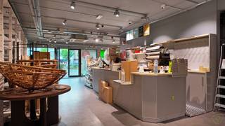 De handelsruimte waar voorheen de CASA winkel in was is gelegen in de Stationsstraat op enkele passen van de Markt.De winkel geniet van een brede...