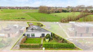 Ontdek deze prachtige open bebouwing op een riante perceel van 758 m², gelegen in een rustige en groene omgeving, op een boogscheut van Nieuwkerken...