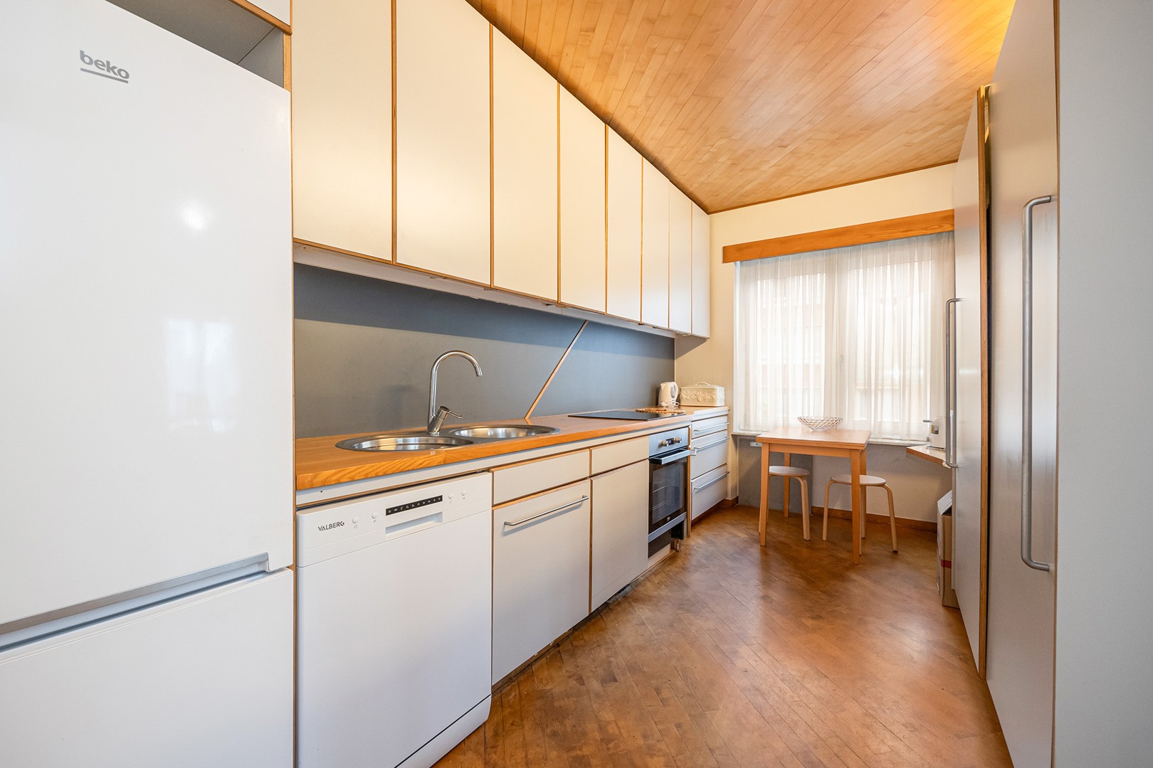 RUIM TWEE SLAAPKAMER APPARTEMENT - foto 5