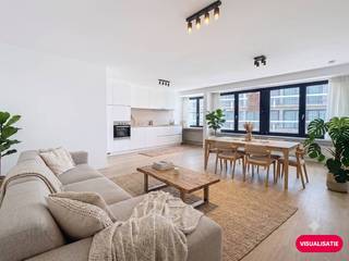 Gerenoveerd 2-slaapkamer appartement te huur in Oostende<br />Dit lichtrijke en recent gerenoveerde 2-slaapkamer appartement is gelegen in een centrale residentie te Oostende. Dankzij de uitstekende en gunstige ligging geniet u dagelijks van de nabijheid van winkels, openbaar vervoer, Jachthaven en de zeedijk. <br /><br />Indeling:<br />-Uitnodigende inkomhal voorzien van ingemaakte kast<br />-Ruime en lichtrijke leefruimte <br />-Moderne open keuken volledig ingericht en voorzien van alle toestellen<br />-Stijlvolle badkamer met een comfortabele inloopdouche &amp; dubbele lavabo<br />- Functionele berging met wasmachineaansluiting<br />- Apart toilet <br />- 2 grote slaapkamers <br />- Zonnig achtergelegen terras<br /><br />Troeven:<br />-Volledig gerenoveerd appartement <br />-Rustig en zonnig terras aan de achterzijde <br />-Centrale en gunstige locatie in hartje Oostende<br /><br />syndic: 95,-/maand (forfait)<br />Water en verwarming: €110,-/maand (provisies<br /><br />Ben je geïnteresseerd in dit gerenoveerde appartement te huur in Oostende? Ga naar de website, klik op het pand dat je wenst te huren en vraag je bezoek aan via de voorziene knop. Na het invullen van een kort profiel nemen wij contact met je op voor een bezoek. Telefonisch kunnen er geen afspraken gemaakt worden.