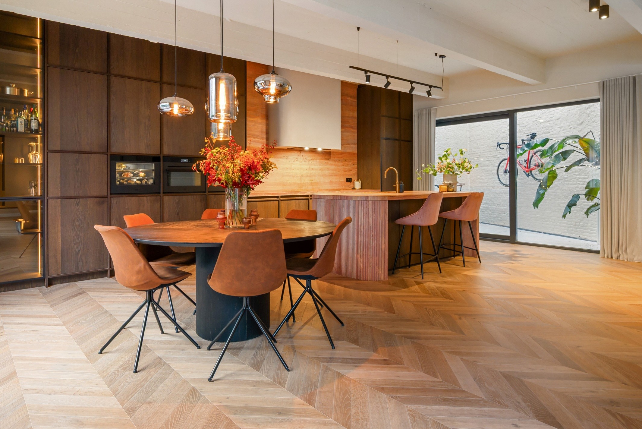 Uitzonderlijk achterhuis met 3 buitenruimtes in Antwerpen - foto 2