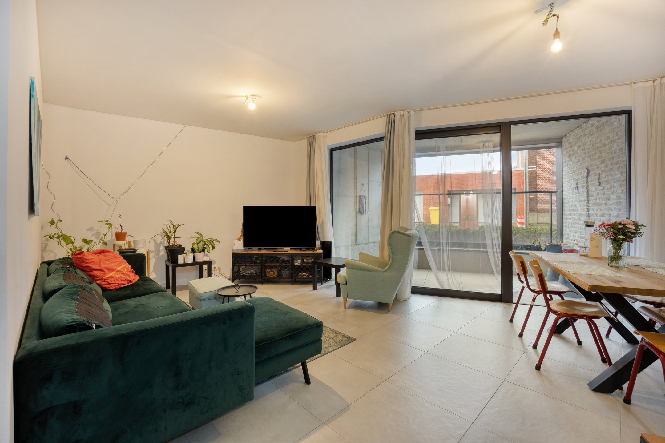 Recent, gelijkvloers appartement met 2 slaapkamers en terras - foto 4