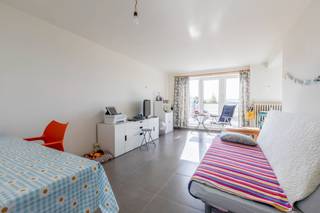 Dit gezellige appartement beschikt over één slaapkamer en een sfeervolle woonkamer die naadloos overgaat in een open keuken. De badkamer en...