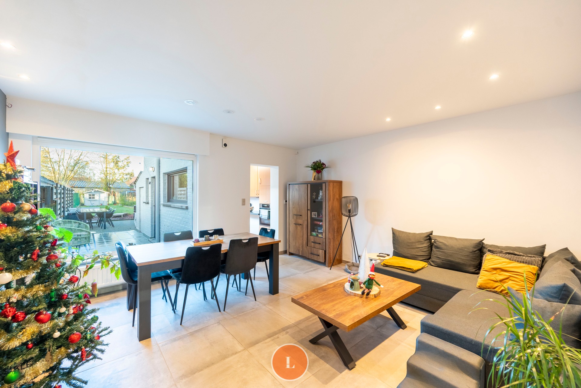 Instapklare gezinswoning met garage en tuin in Wevelgem. - foto 5