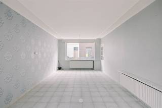 <p><span>Sint-Amandsberg - Home in need of renovation</span></p><p><span> </span></p><p><span>This attached home in need of renovation is located in an easily accessible area of Sint-Amandsberg. The home is the ideal foundation for anyone looking for a property with potential.</span></p>