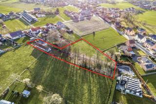 Ontdek deze unieke kans in de Bergenstraat te Ruddervoorde, waar een karaktervol vastgoedproject wacht op een nieuw hoofdstuk. Er werd reeds...