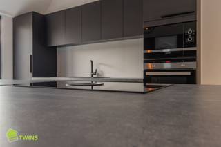 VOLLEDIG GERENOVEERDE GEZINSWONING MET ZONNIGE TUIN IN HET HART VAN LEBBEKEINSTELPRIJS: € 429.000 (BIEDEN-VANAF) Welkom in deze instapklare, volledig...