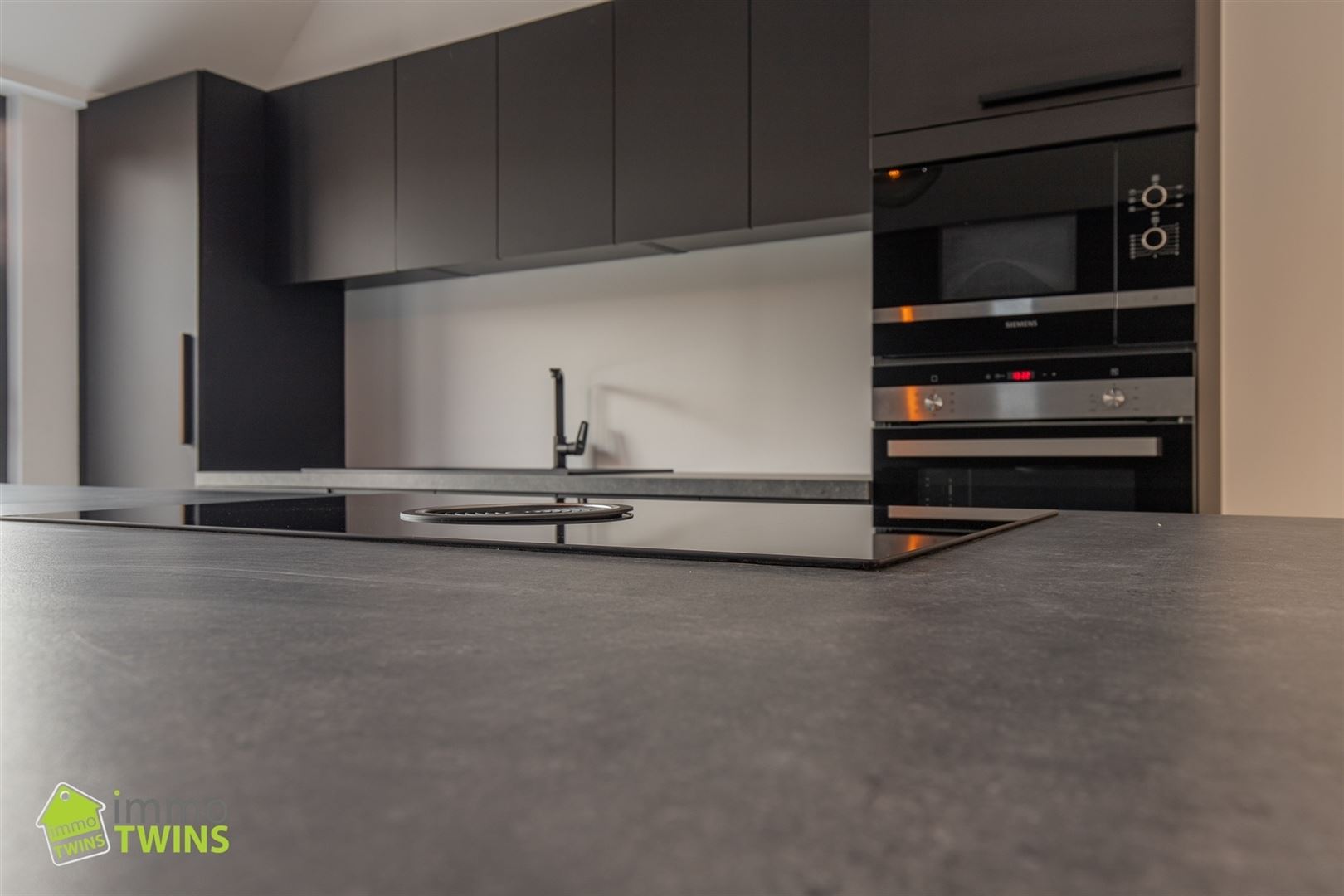 Volledig gerenoveerde gezinswoning met ruime tuin te Lebbeke - foto 3