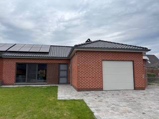 Deze perfect gelegen woning met prachtige tuin bevindt zich in een mooie woonwijk te Goeferdinge - vlakbij het centrum van Geraardsbergen (bushalte...