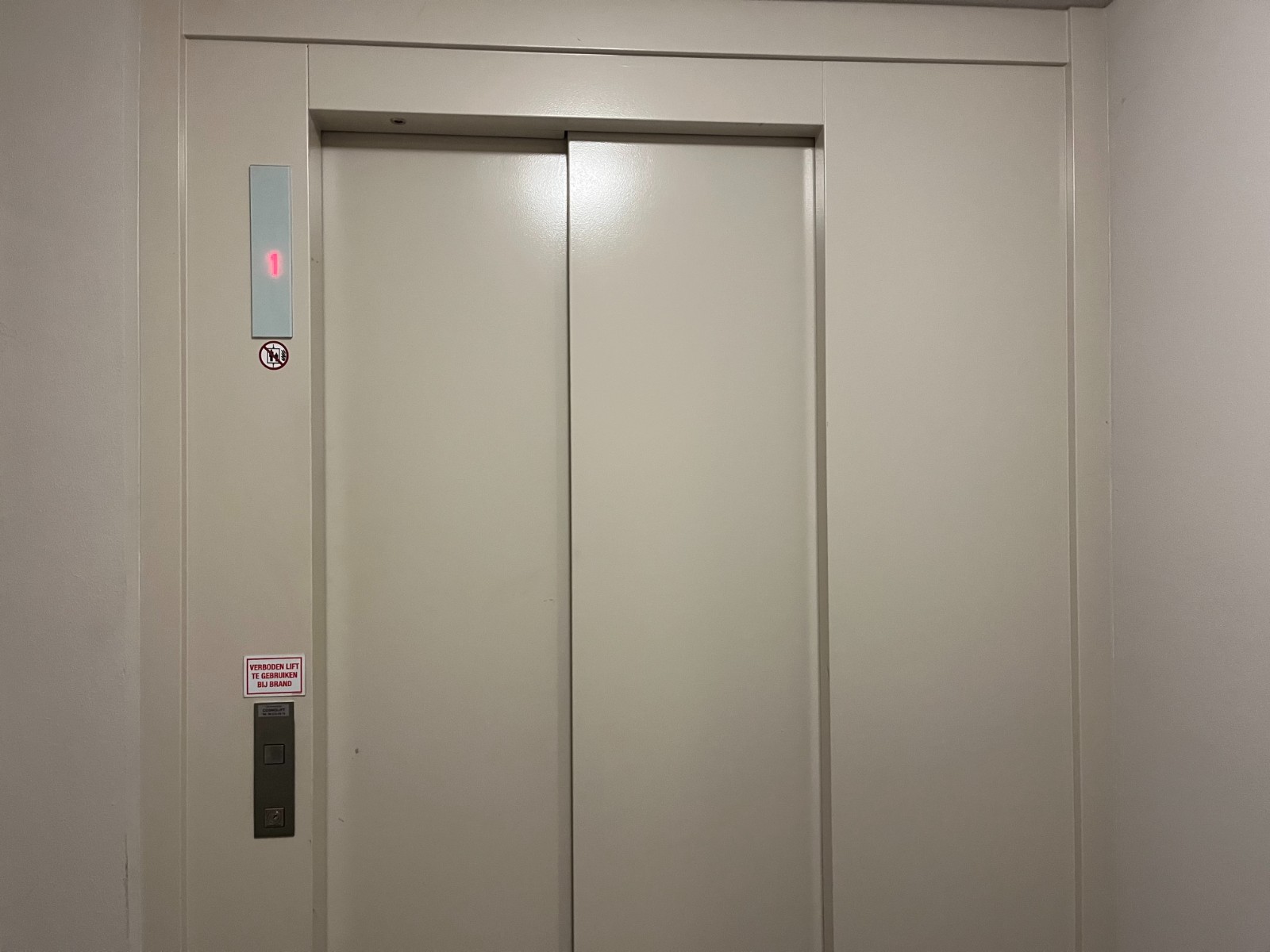 Gezellig en lichtrijk appartement met 2 slaapkamers, terras en staanplaats in hartje Waregem - photo 4