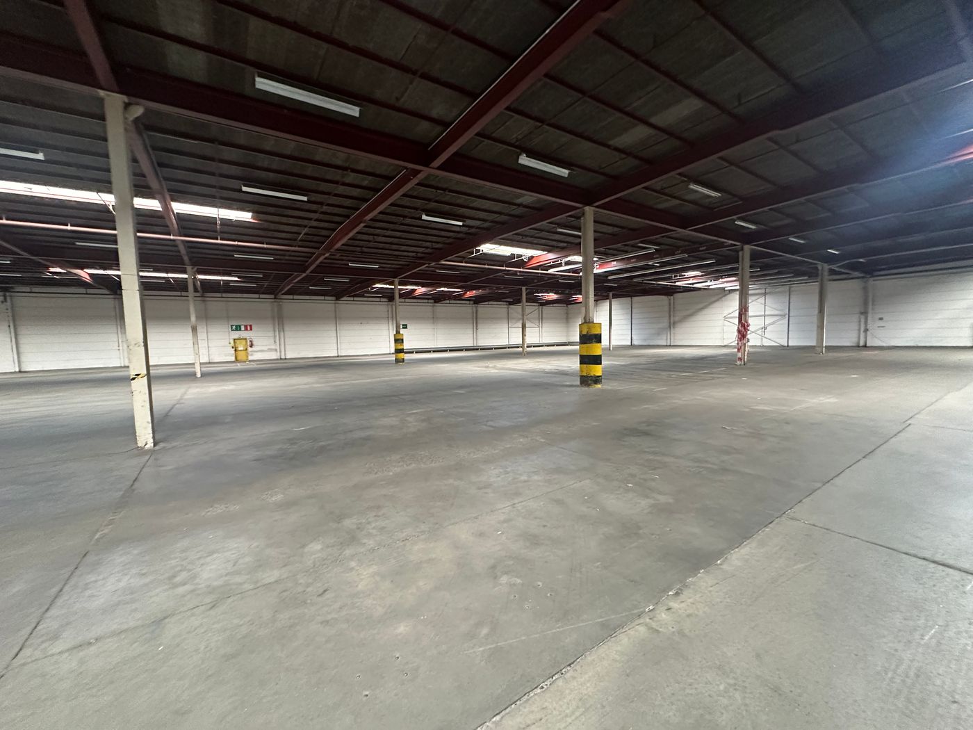 MAGAZIJNRUIMTE VAN 27.520 M² TE HUUR - photo 4