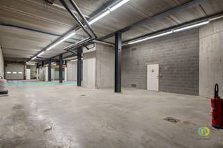 Deze opslagplaats is gelegen op een uitstekende strategische locatie te Vilvoorde, met vlotte verbindingen richting Brussel, Mechelen en...