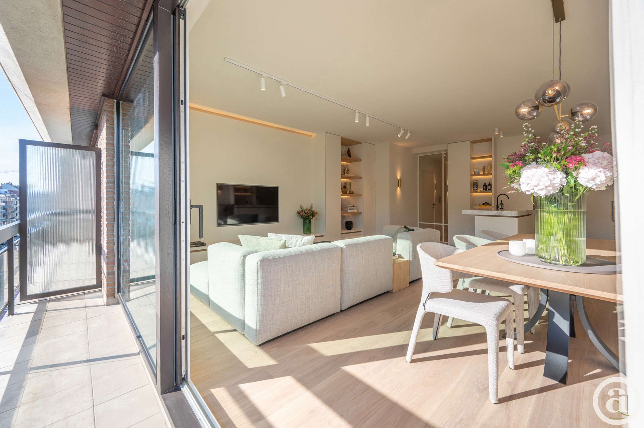 Luxueus gerenoveerd appartement vlakbij de winkels, het strand en de zee. - foto 2