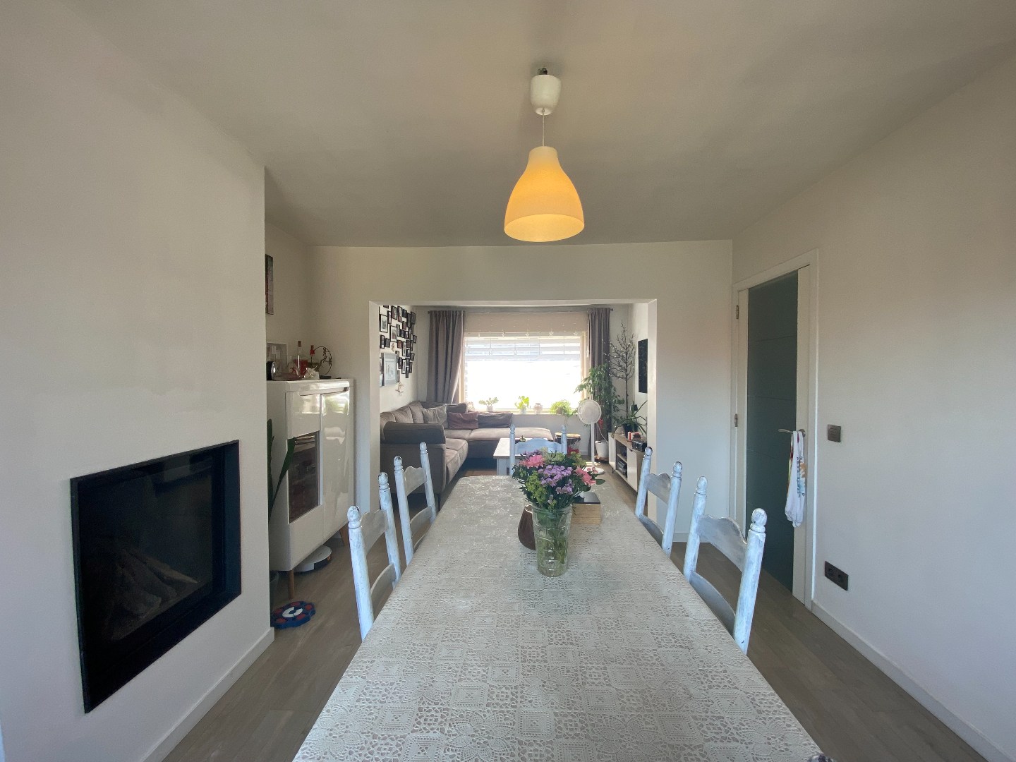 Rustig gelegen gezinswoning met tuin en garage uitweg achteraan! - foto 5