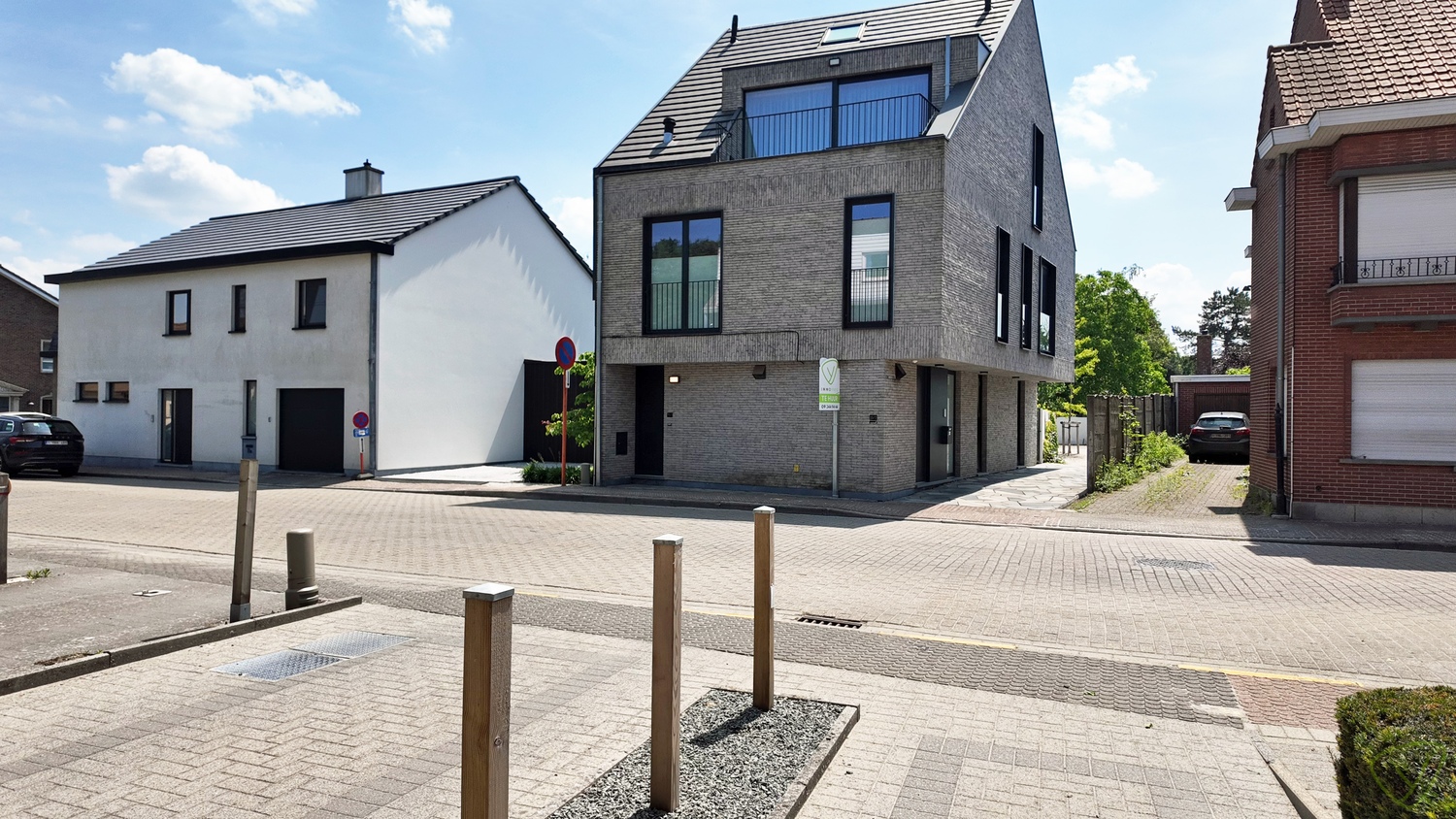 Modern en energiezuinig duplex-appartement met terras en parkeerplaats in het centrum van Zomergem - foto 1