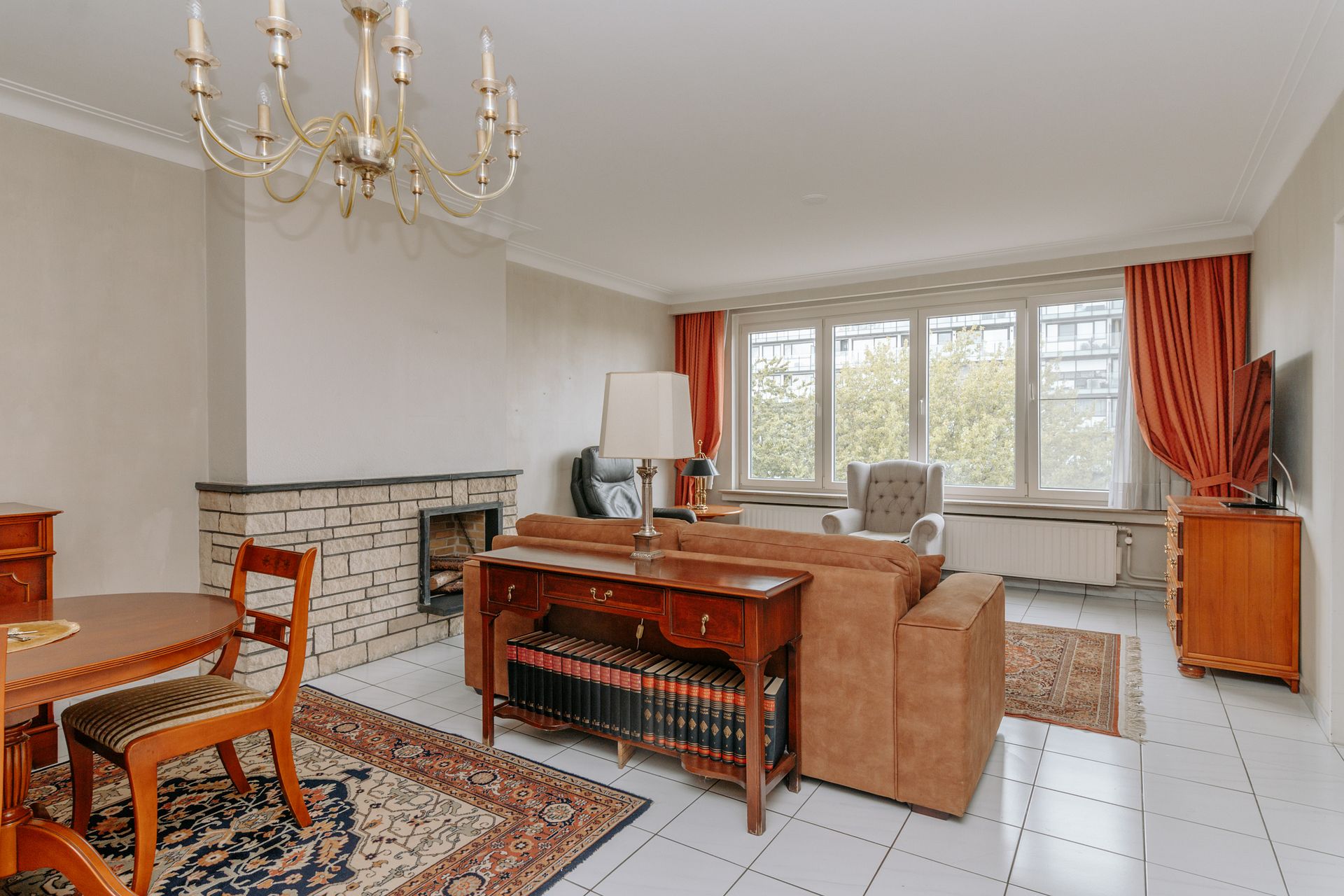 Ruim appartement op de 5de verdieping met autostaanplaats - foto 2