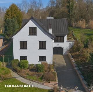 GERAARDSBERGEN - Ruime villa met vele mogelijkhedenDeze ruime villa gelegen in een doodlopende straat te Geraardsbergen biedt vele mogelijkheden...