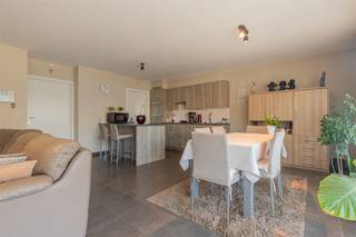 Trendy en instapklaar 2-slaapkamerappartement in het landelijke Oudegem – interessante investering of ideale woonstBent u op zoek naar een stijlvol...