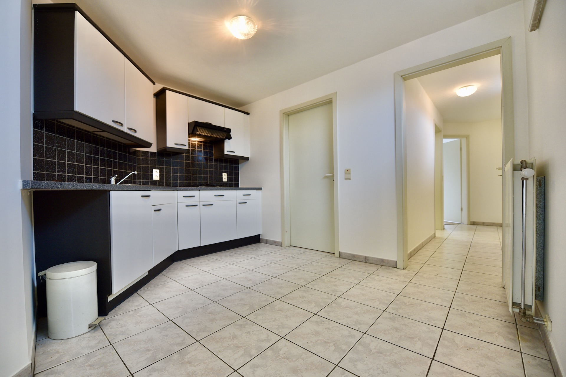 Prachtig gerenoveerd ruim app, centraal gelegen voor 169.000 EUR - foto 4