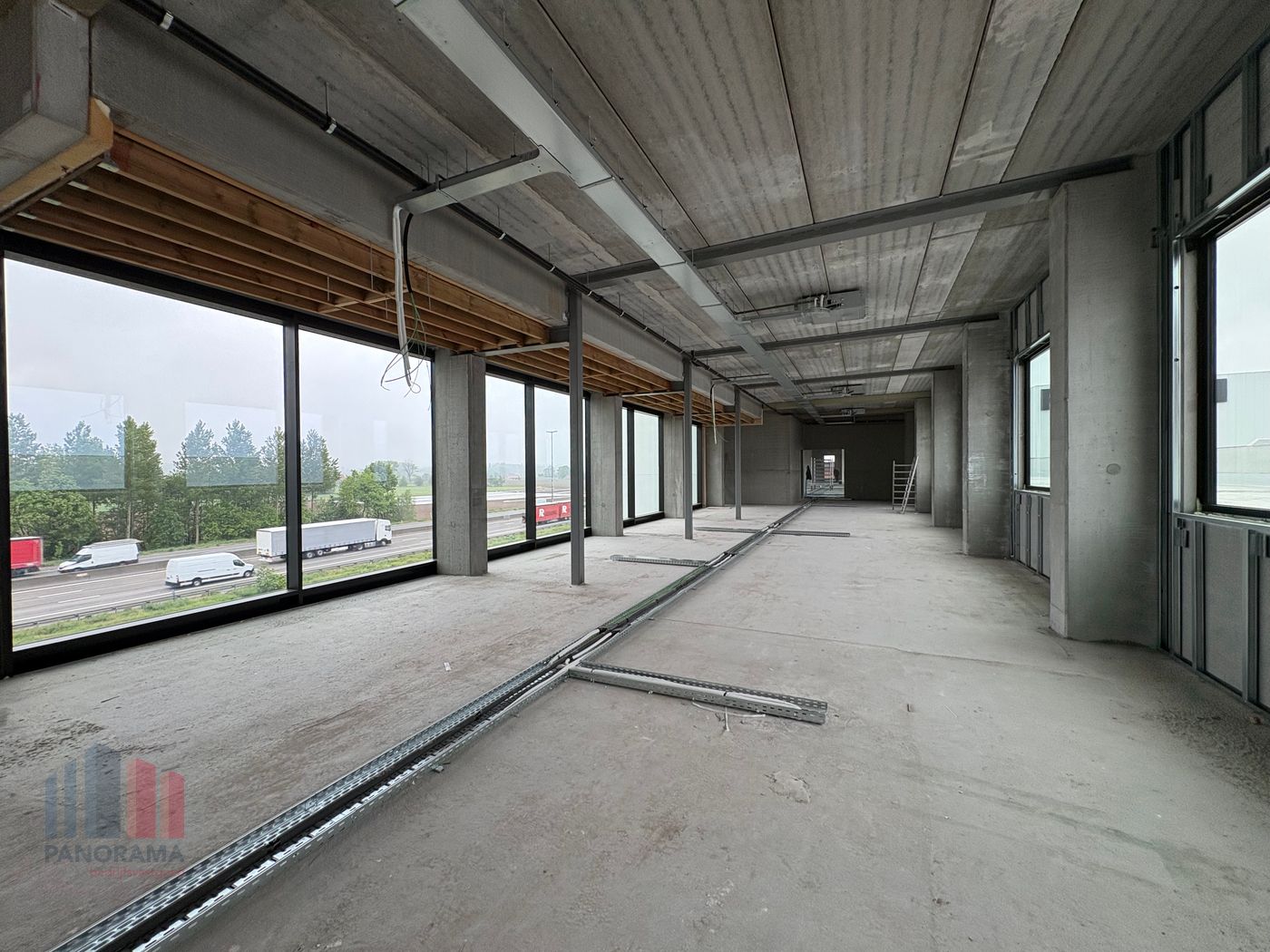 Uitstekend gelegen kantoorruimte van 998 m² met visibiliteit op E17 - foto 4