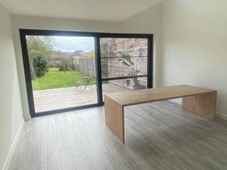 RECENT GERENOVEERDE, ENERGIEZUINIGE EN KWALITATIEVE WONING 143M² MET 3 SLAAPKAMERS, 2 BADKAMERS EN ZUID-GEORIËNTEERDE TUINLigging in centrum nabij...