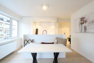 Zeer degelijk hoekappartement gelegen vlakbij de Lippenslaan, het Rubensplein en de stranden van Knokke. Het appartement bevindt zich op de...