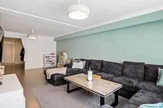 Gelegen aan de Stevenslei 17 in Deurne, bevindt zich dit gerenoveerd appartement op de eerste verdieping van een kleinschalig gebouw met...