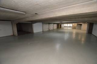 Garagebox op de vierde verdieping gelegen in de parking "RITZ" gelegen in hartje centrum Oostende.Afmetingen:5,34m x 2,40men 1,80m hoogtePRIJS:...