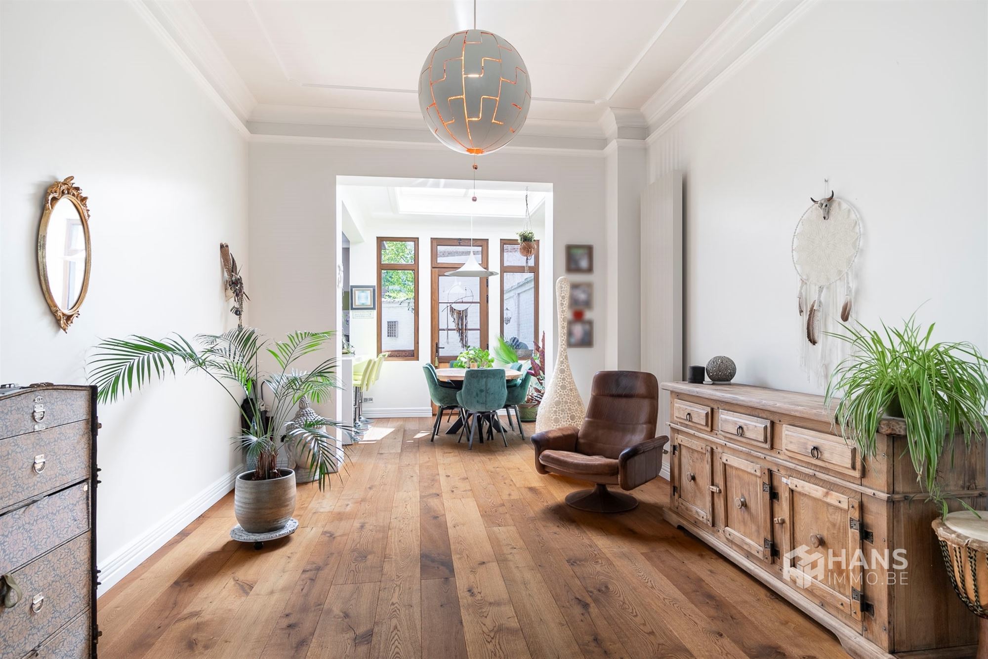 Karaktervolle woning (189 m²) met 3 slaapkamers en zuidgerichte stadstuin (40 m²) in Deurne. - foto 1