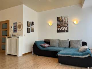 Dit charmante en lichtrijke gelijkvloers appartement is ideaal gelegen aan de Wenduinesteenweg 66 in De Haan, op wandel- en fietsafstand van...
