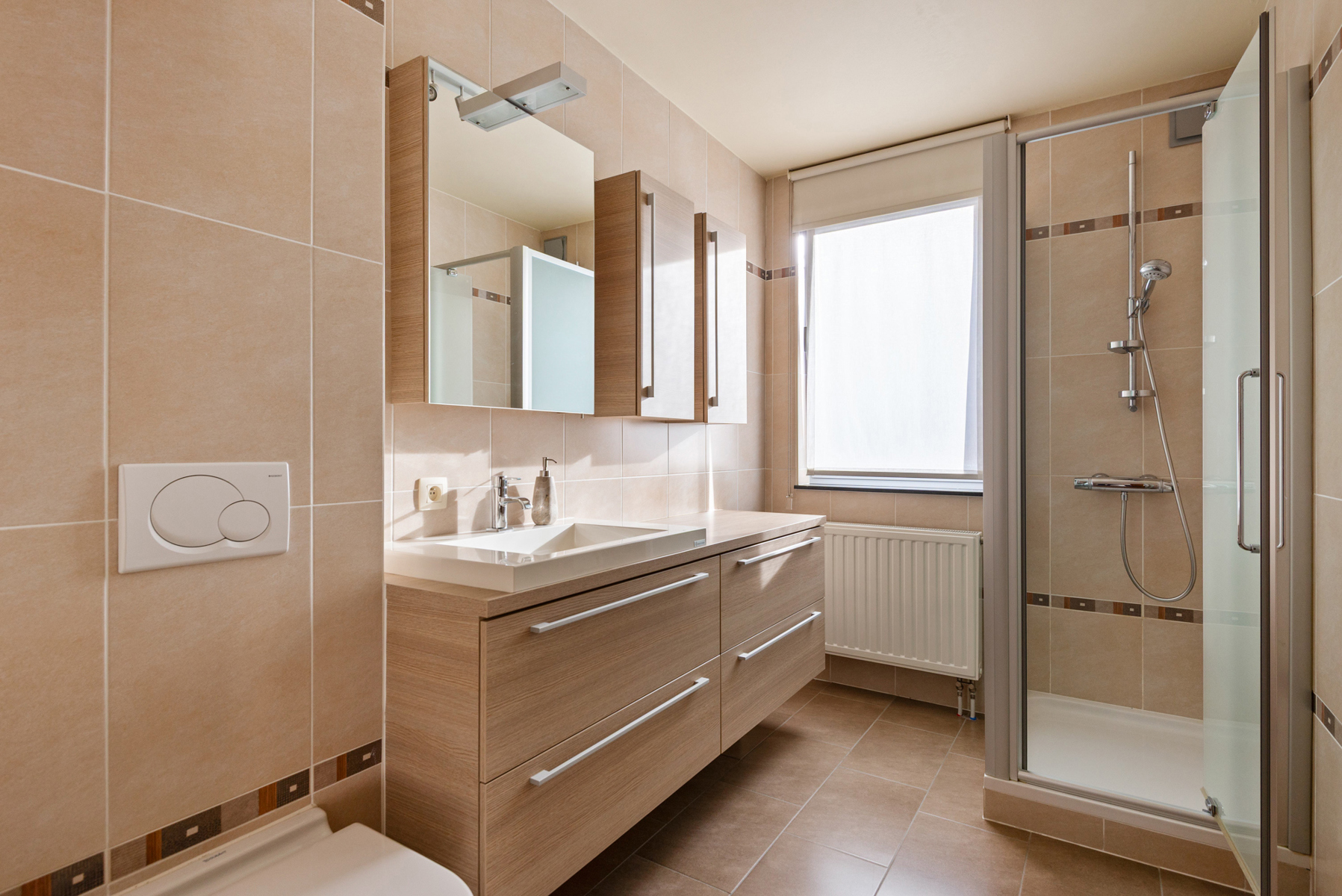 Lichtrijk hoekappartement gelegen in centrum Aartselaar - foto 4