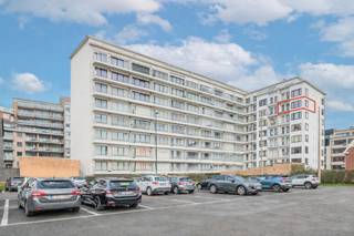 Ruime studio met Zuid-West gericht terras van waar u geniet van een prachtig open zicht op de duinen en het hinterland te koop te Middelkerke...