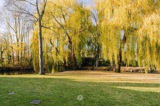 Ruim gelijkvloers appartement met 3 slaapkamers in groene omgeving Wonen in alle rust, omringd door groen én met maximaal comfort.Dit gelijkvloers...