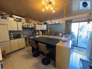 WONING GELEGEN NABIJ CENTRUM HERZELERichtprijs: 250.000 euro.Deze woning is gelegen nabij de historische stadskern van Herzele, nabij scholen,...