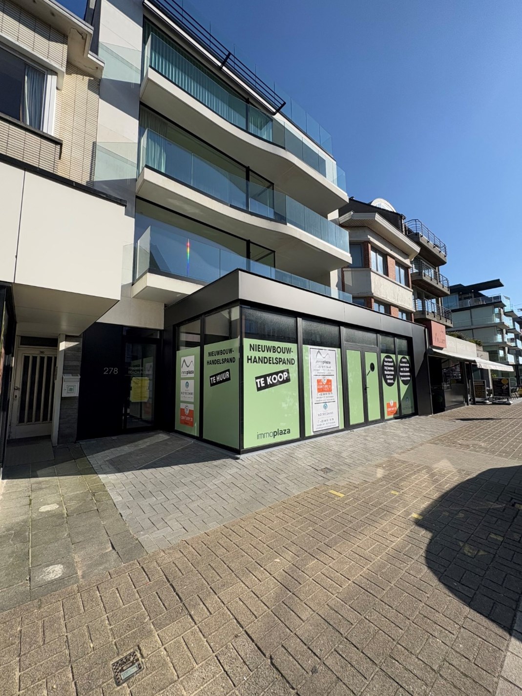 Veelzijdige handelsruimte te huur in Sint-Idesbald: € 1950 / maand - foto 1