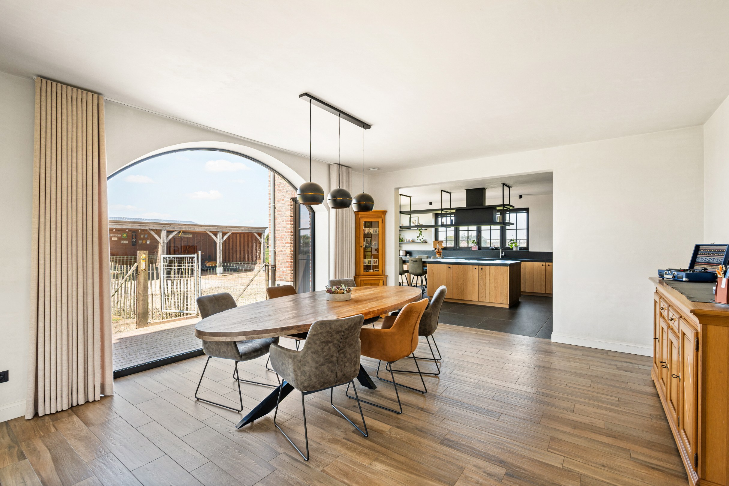 Luxueuze villa met vrij uitzicht op perceel van ca. 6886m² te Hoogstraten! - foto 2
